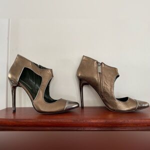 BCBGmaxazria Leather Heels 8.5 Womens